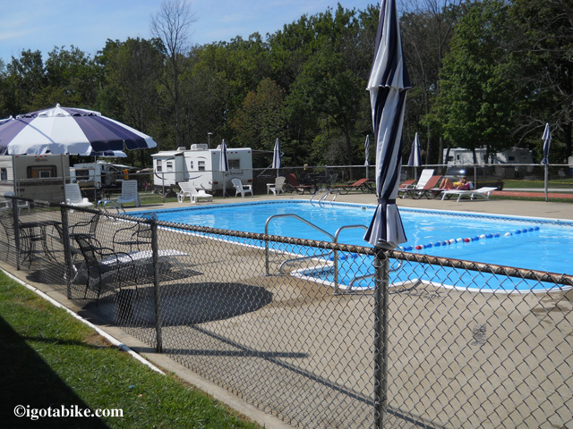 The swimming pool at Schaun Acres Campground looks mighty nice!