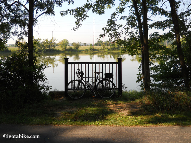 The Alum Creek Trail is nice and scenic and passes by a Lake. Guy’s Trek 520 is the perfect bike for exploring The Alum Creek Trail and the route through Columbus—even without panniers!